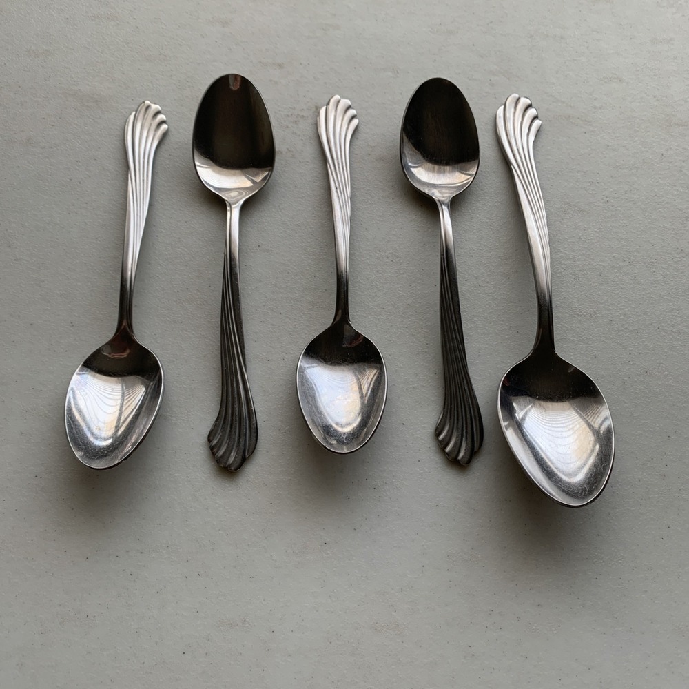 Stanley Roberts Rogers Co Korea Stainless Spoons 4 Teaspoons 1 Tablespoon
